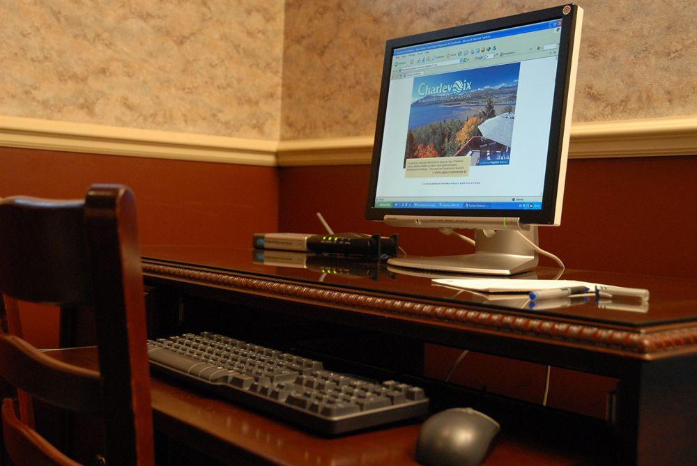Hotel Baie Saint Paul Екстер'єр фото