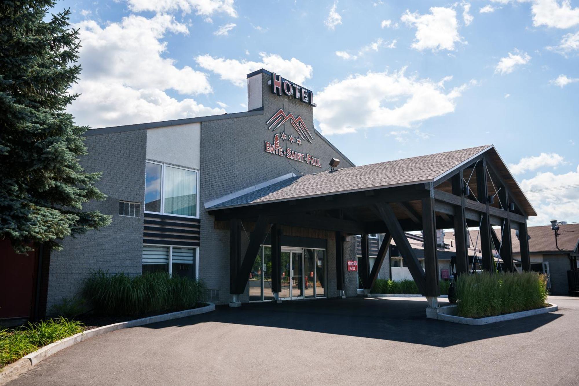Hotel Baie Saint Paul Екстер'єр фото