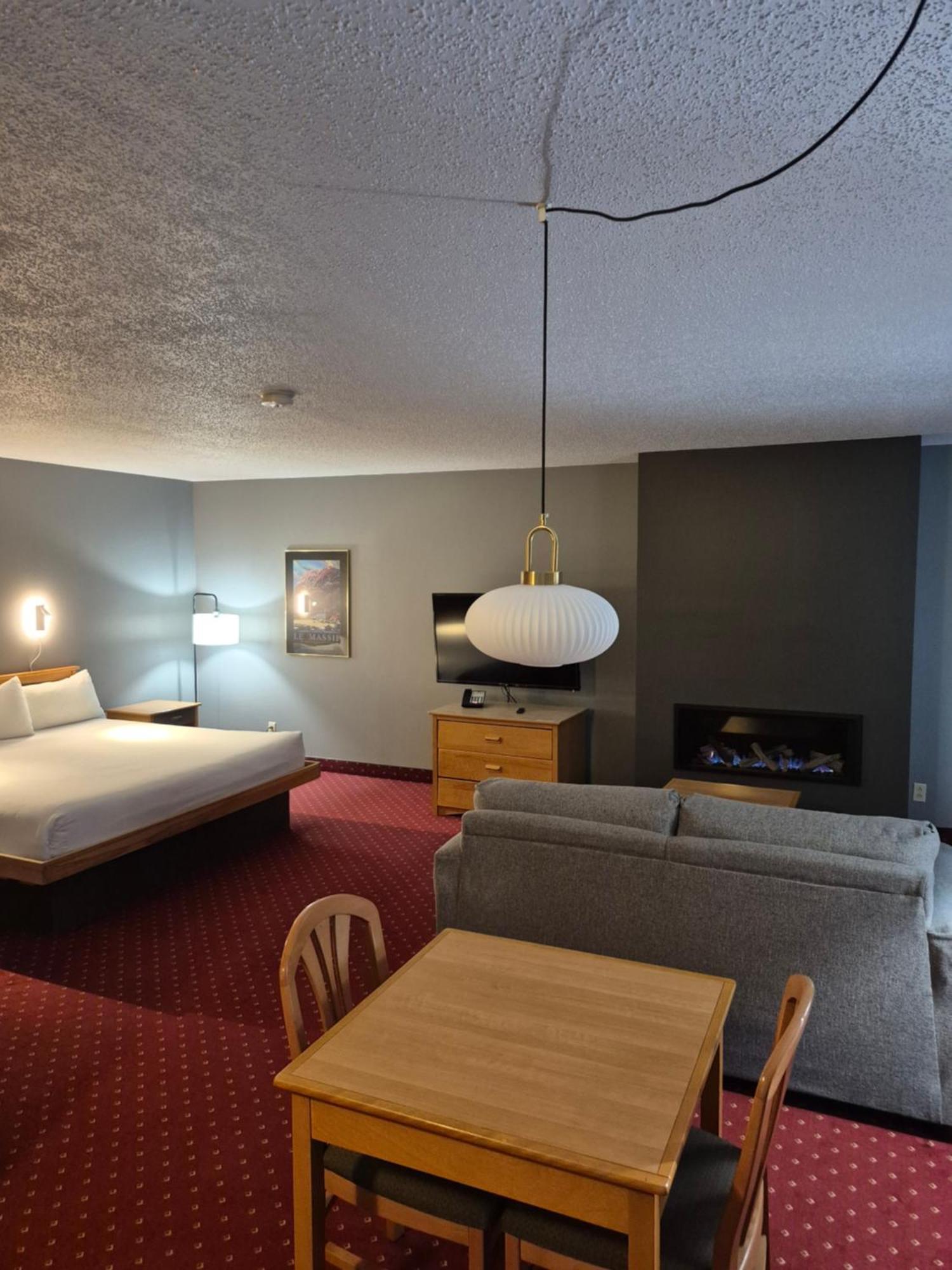 Hotel Baie Saint Paul Екстер'єр фото