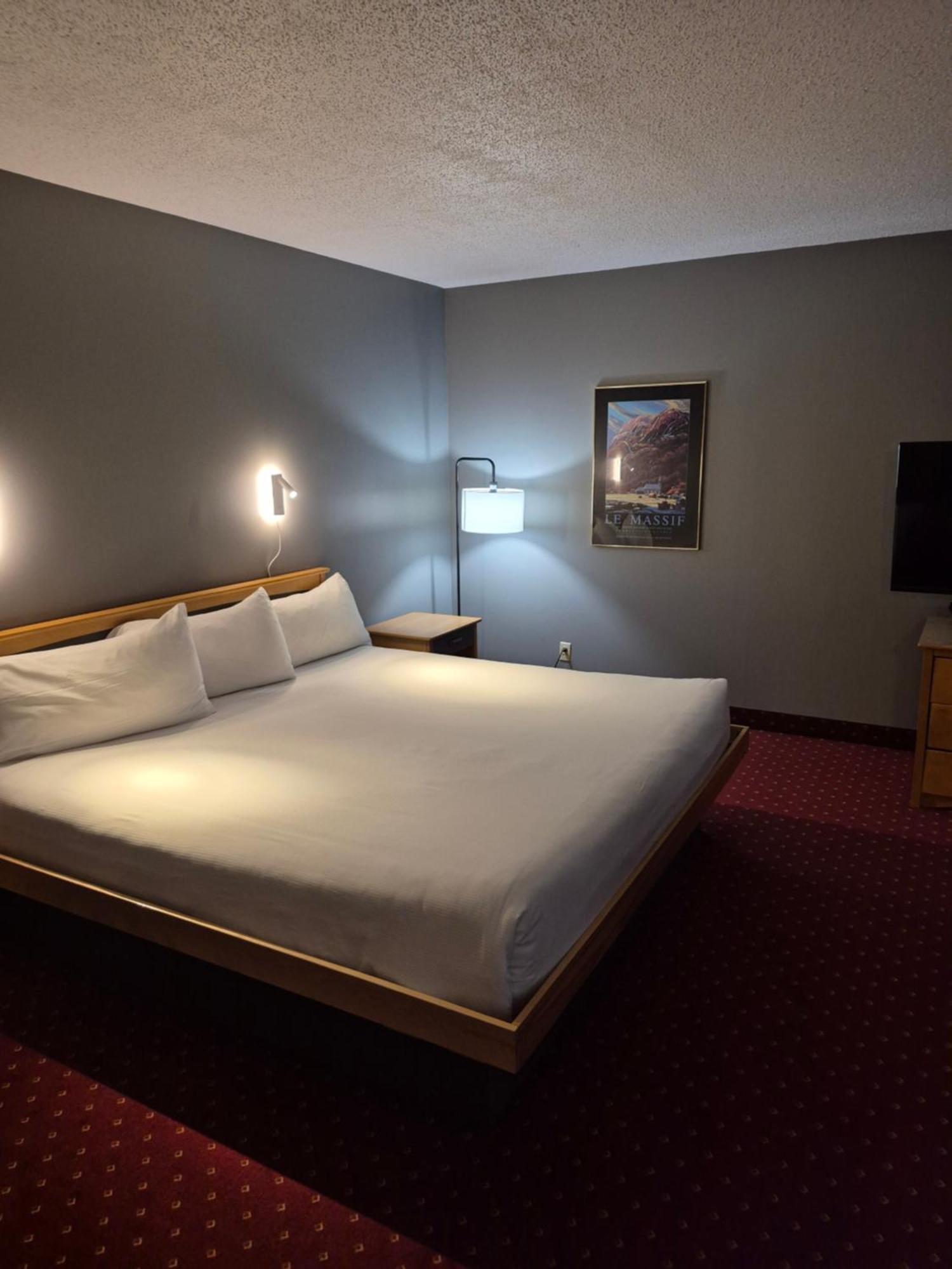 Hotel Baie Saint Paul Екстер'єр фото