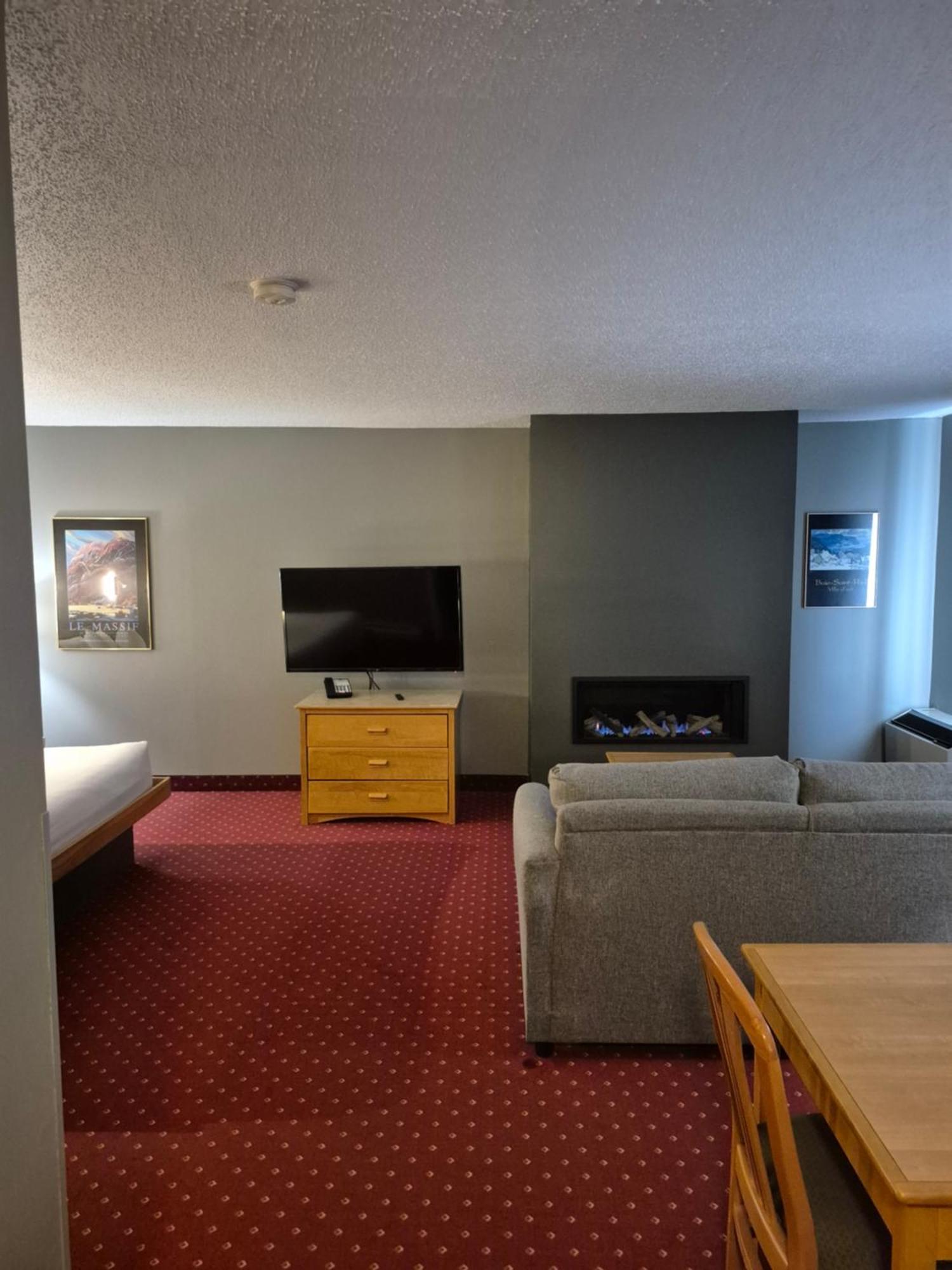 Hotel Baie Saint Paul Екстер'єр фото