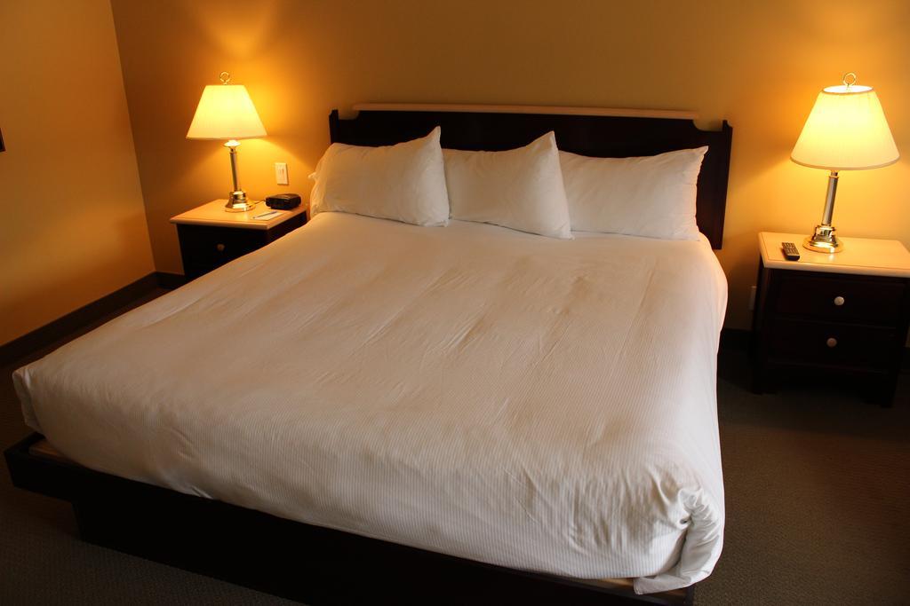Hotel Baie Saint Paul Екстер'єр фото