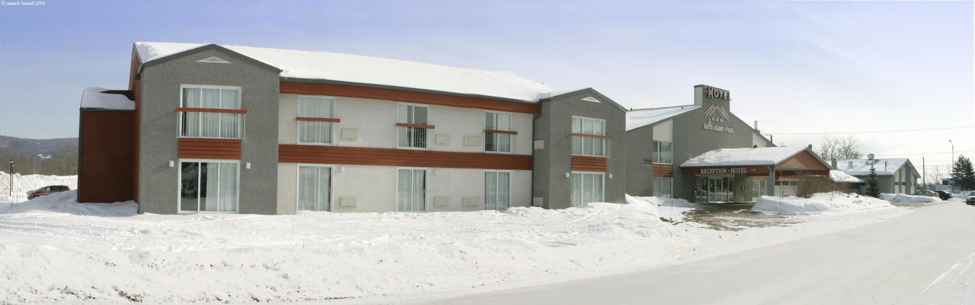 Hotel Baie Saint Paul Екстер'єр фото