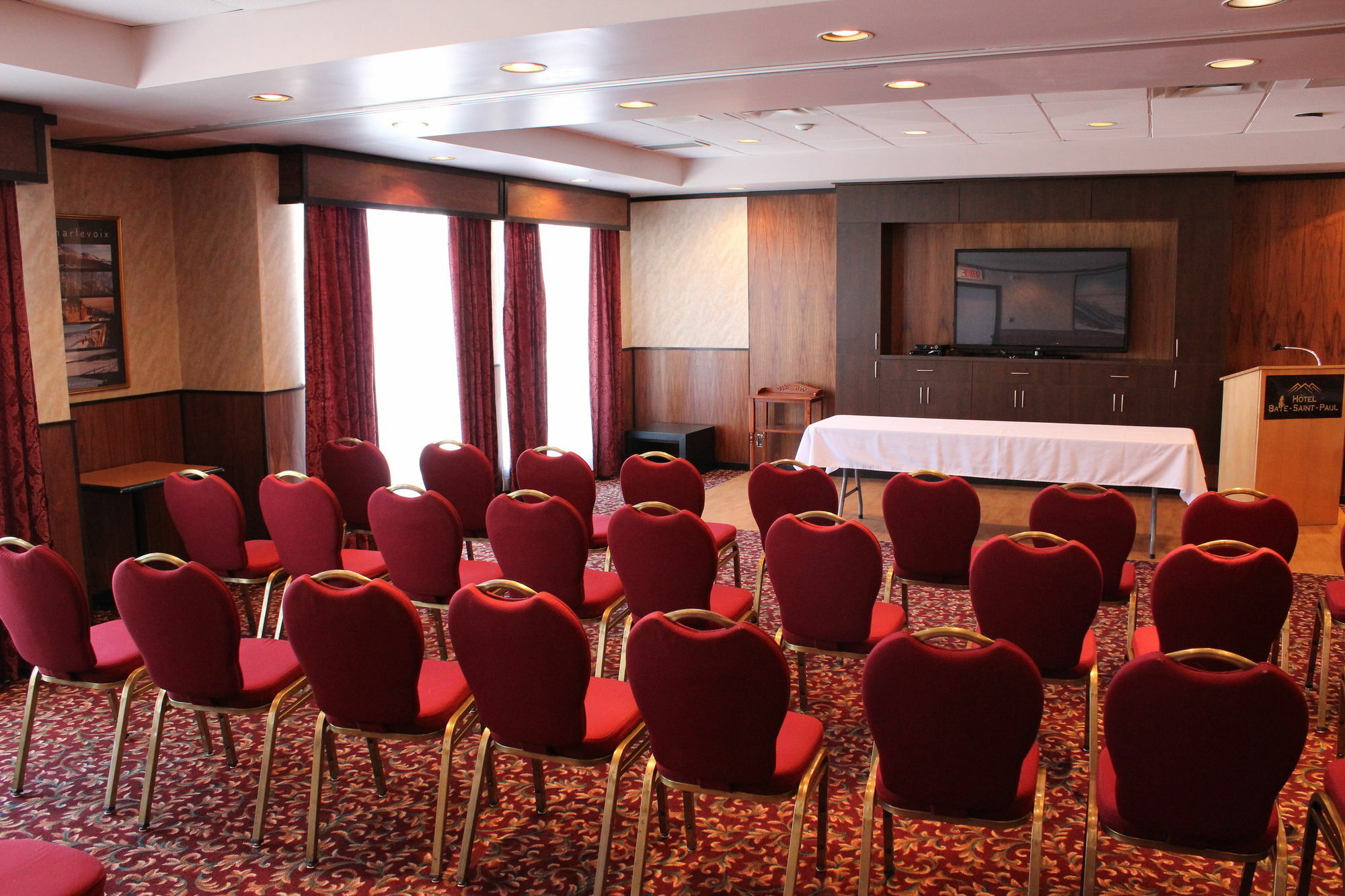 Hotel Baie Saint Paul Екстер'єр фото