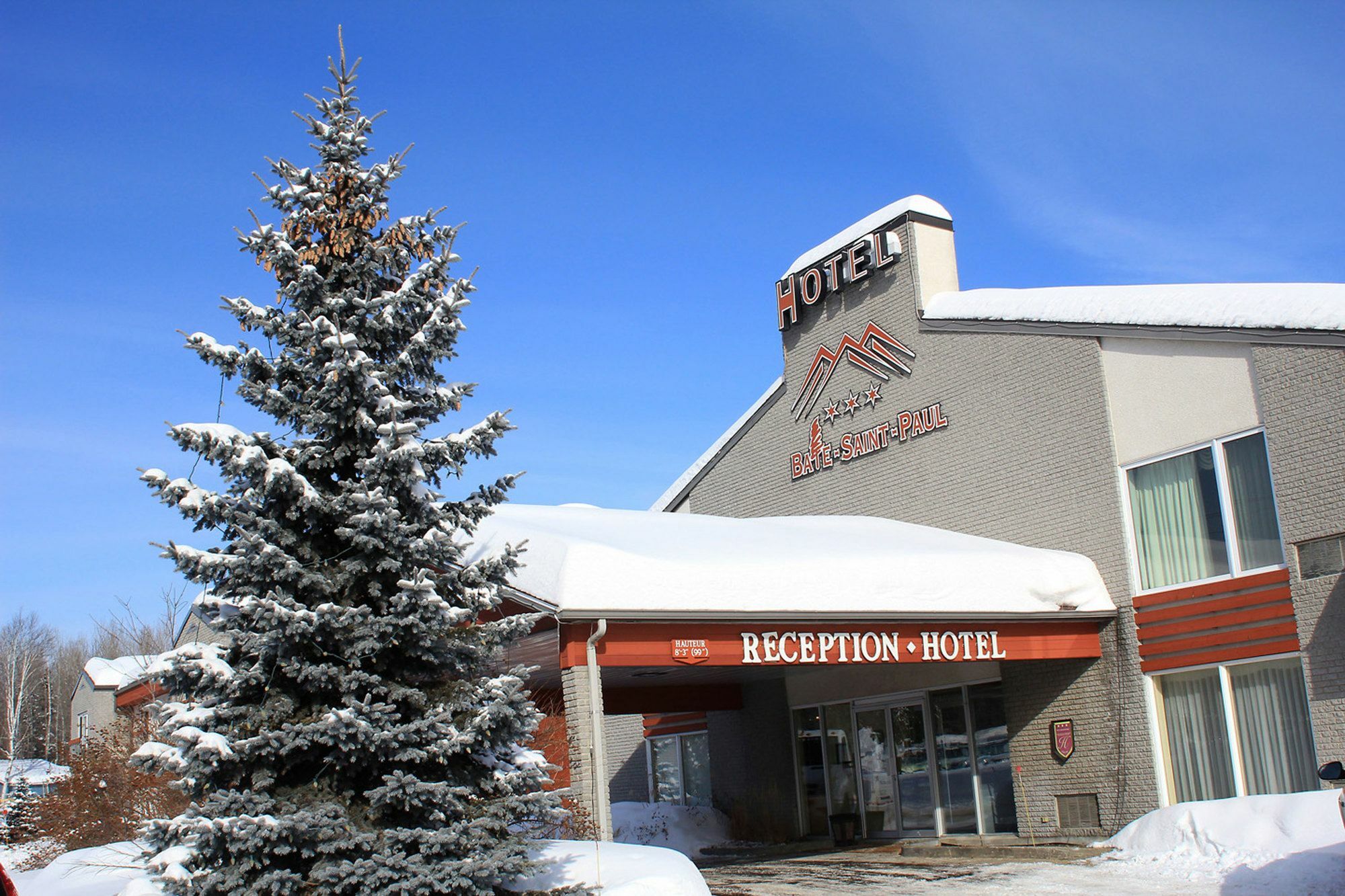 Hotel Baie Saint Paul Екстер'єр фото